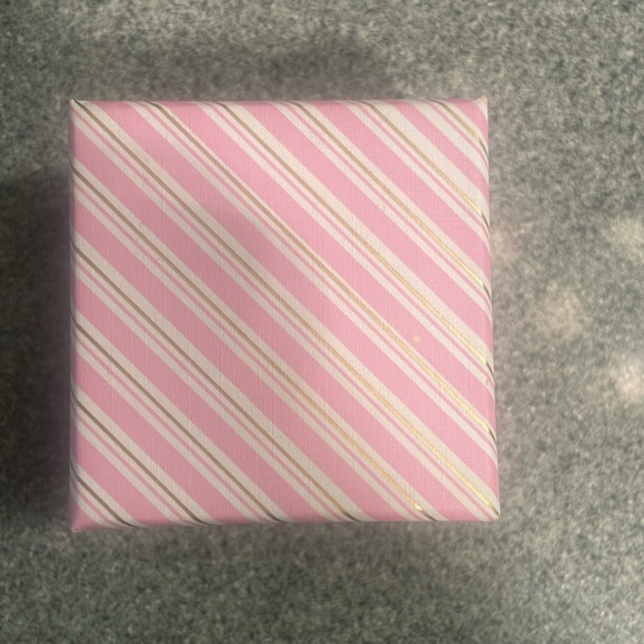 Sterling silver heart shaped stud earrings - Picture 3 of 3